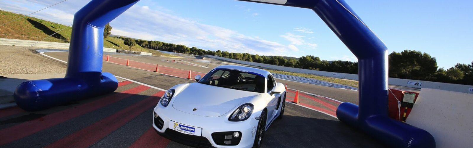 arche-gonflable-promotionnelle-circuit-michelin